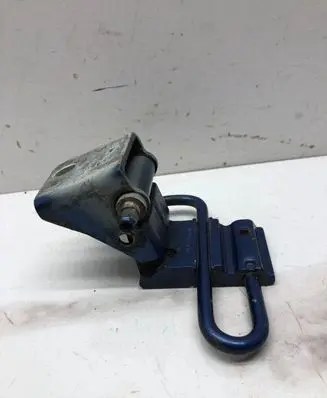 Volkswagen PASSAT B5 Rear door lower hinge 3B4833411B