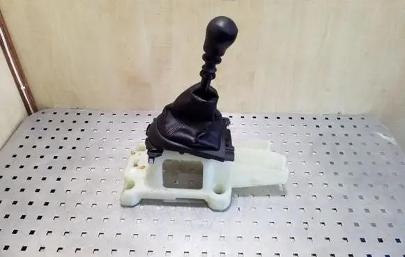 Peugeot 4007 Gear shifter/selector