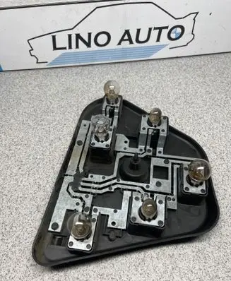 BMW 5 E39 Tail light bulb cover holder 8363566