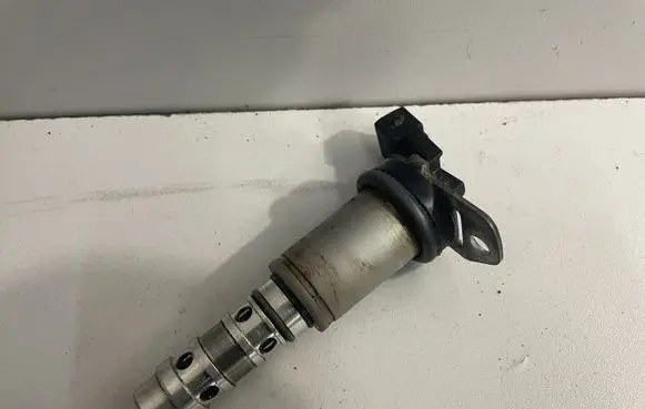 BMW M3 e92 Electromagnetic valve 7843117