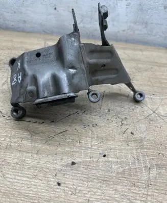 Audi A8 S8 D4 4H Engine mounting bracket 4H0399059