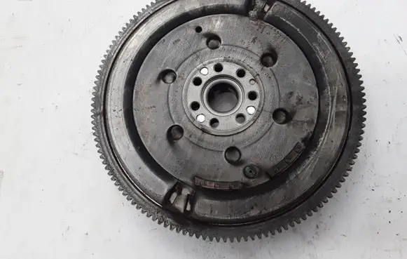Renault Kadjar Dual mass flywheel 123108982R
