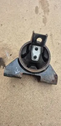 KIA Picanto Engine mount bracket
