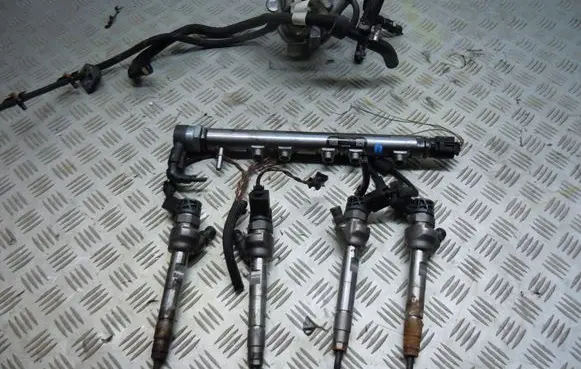 Mini Cooper Countryman R60 Fuel injection system set 8514146