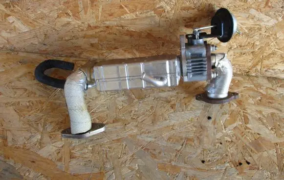 Mazda CX-7 EGR valve cooler R2AX20304