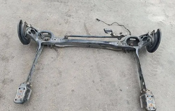 Chrysler Town u0026 Country V Rear axle beam 