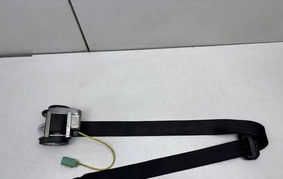 Volkswagen Touareg I Front seatbelt 7L6857705A