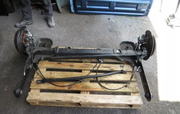 Renault Trafic III (X82) Rear axle beam 794200020R