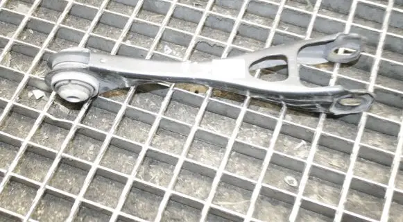 BMW i3 Rear upper control arm/wishbone