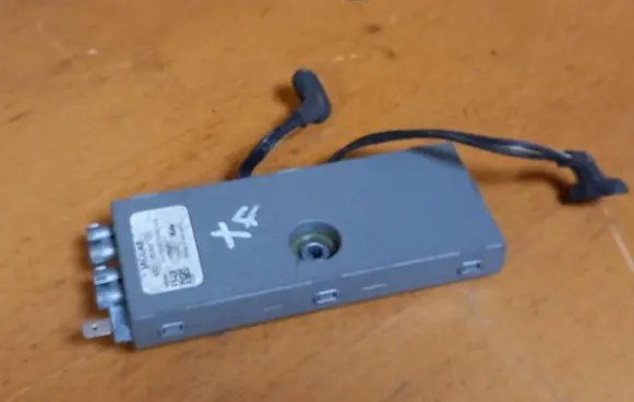 Jaguar XF X250 Antenna control unit 8X2318C847CC