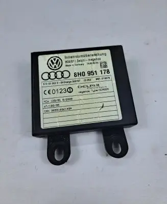 Audi A4 S4 B7 8E 8H Alarm control unit/module 8H0951178