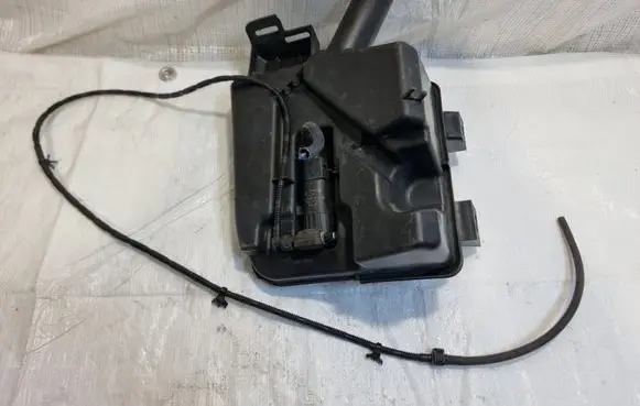 Opel Astra K Windshield washer fluid reservoir/tank 39010941