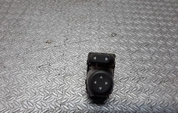 Iveco Daily 35 - 40.10 Wing mirror switch