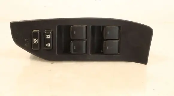 Toyota Verso Electric window control switch 840400F030