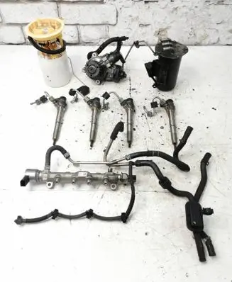 Volkswagen Touran III Fuel injection system set 04L130277AD 04L0890212312 5Q0127401A