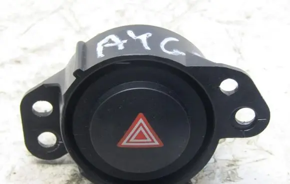 Nissan X-Trail T32 Hazard light switch 1111