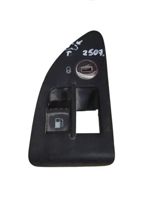 Volkswagen PASSAT B5.5 Fuel tank opening switch 535959665 1J0959833A