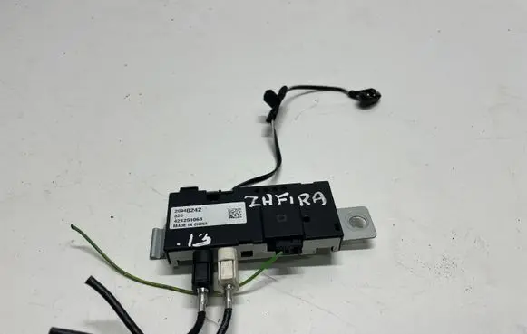 Opel Zafira C Aerial antenna amplifier 20940242