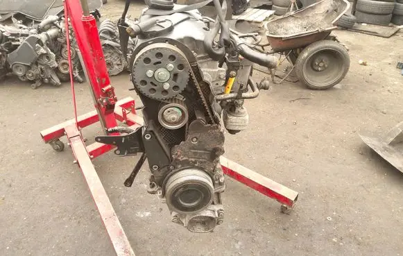 Volkswagen PASSAT B5.5 Engine AVB