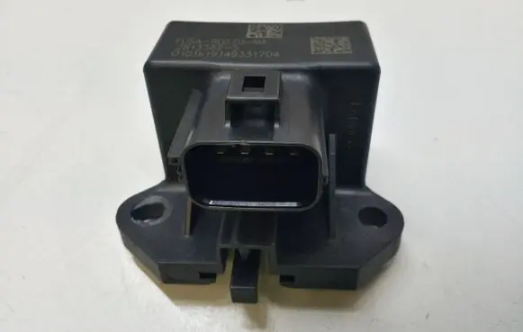Ford Mustang VI Fuel pump relay FU5A9D370MA