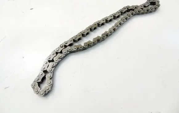 Volkswagen Golf VII Oil pump chain 