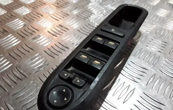 Peugeot 407 Electric window control switch 96468704XT