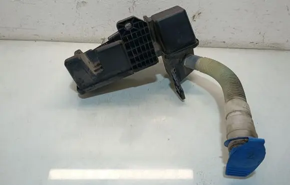 Volkswagen Tiguan Windshield washer fluid reservoir/tank 5N0955453 5N0955453A 5N0955453B