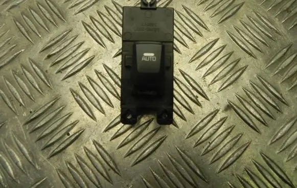 KIA Ceed Electric window control switch 93580A2000 T3674