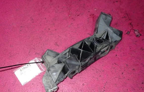 Seat Ibiza IV (6J,6P) Front bumper mounting bracket 6J4807393