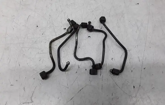 Fuel injector supply line/pipe