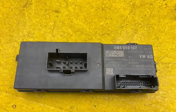 Audi Q8 Tailgate/trunk control unit/module 4M8959107