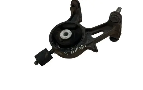 Toyota RAV 4 (XA40) Gearbox mount