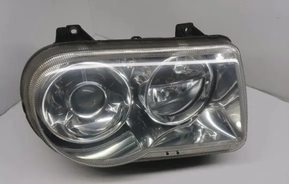 Chrysler 300 - 300C Headlight/headlamp