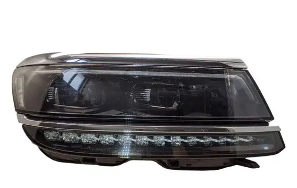 Volkswagen Tiguan Headlight/headlamp 5NN941082 030110123600 LE15A6359