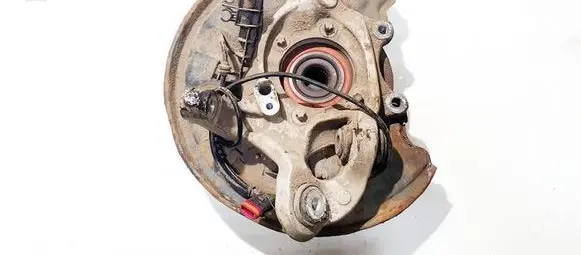 Mercedes-Benz C AMG W204 Rear wheel hub 