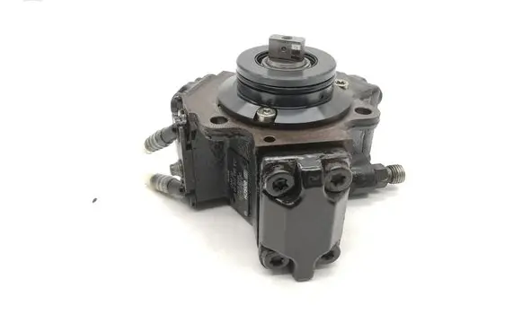 Mercedes-Benz A W168 Mechanical fuel pump A6680700301