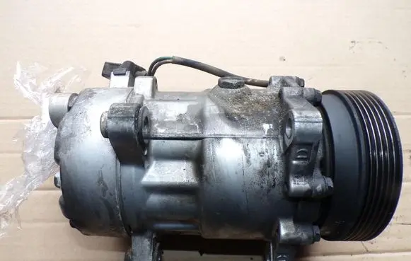 Volkswagen Caddy Air conditioning (A/C) compressor (pump) 1J0820803K
