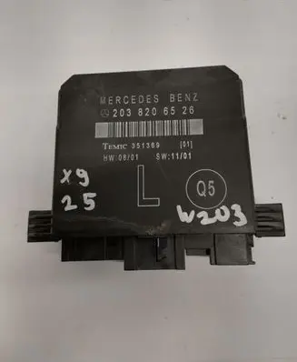 Mercedes-Benz C W203 Door control unit/module 2038206526