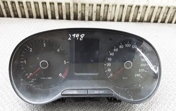 Volkswagen Polo V 6R Speedometer (instrument cluster) 6R0920861G
