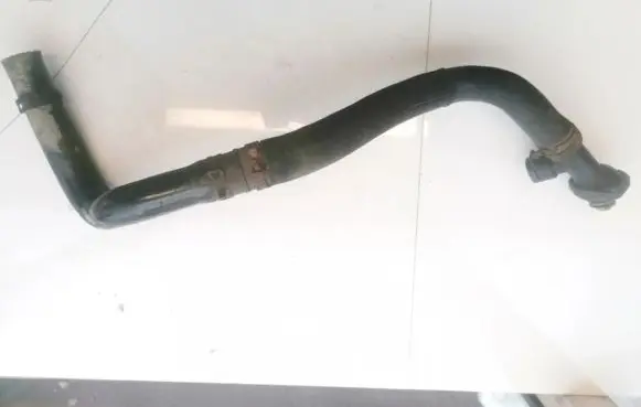 Volkswagen PASSAT B6 Engine coolant pipe/hose 036121121d 03l121121a