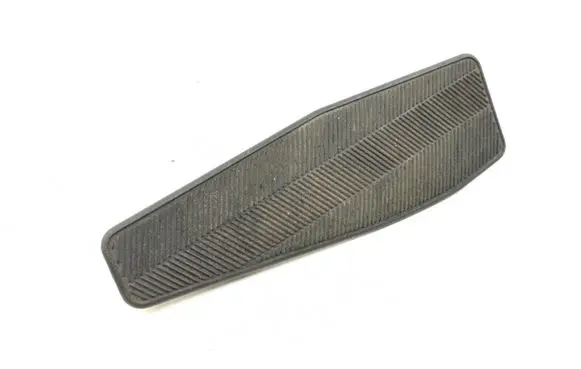 Suzuki Grand Vitara II Foot rest pad/dead pedal 7545165J10