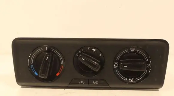 Skoda Fabia Mk3 (NJ) Interior fan control switch 