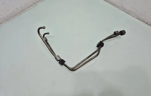 Volvo V50 Fuel injector supply line/pipe 
