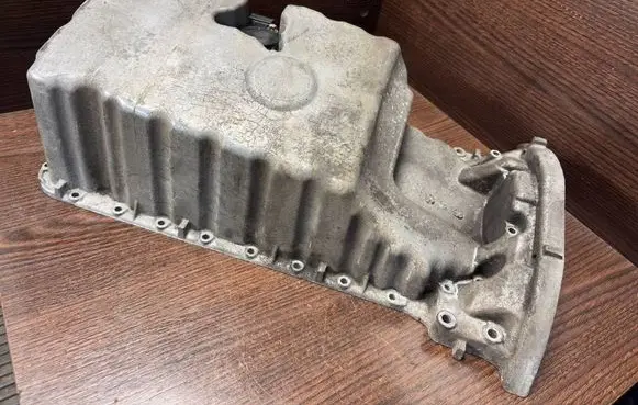 Mercedes-Benz Sprinter W901 W902 W903 W904 Oil sump R6110140902 A0041535228