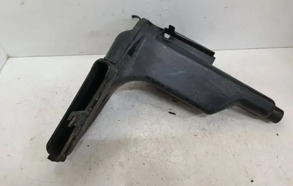 Peugeot 508 Intake resonator 9684937980