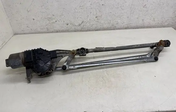 Ford Focus Front wiper linkage and motor 4M5117504AB