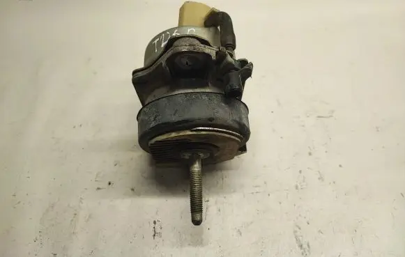 Ford Mustang VI Engine mount bracket FR3C6038AE
