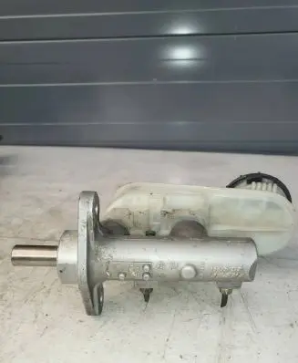Honda CR-V Master brake cylinder
