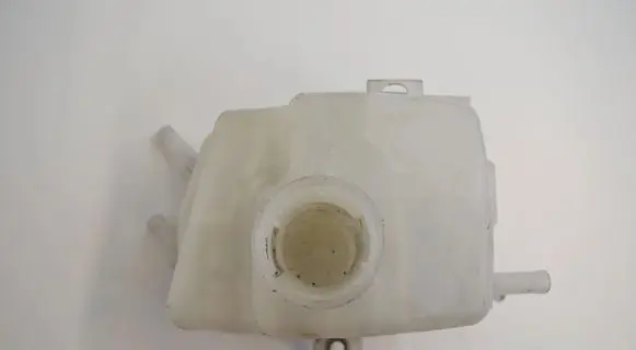 Lexus RX 450H Brake fluid reservoir 240400
