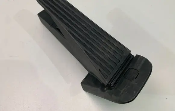 Volvo XC90 Accelerator throttle pedal 32269124